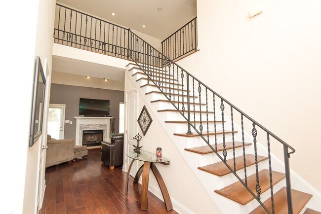 Building Photo - Beautiful Home in Evans!