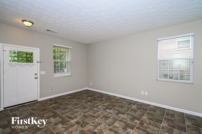 Foto del edificio - 135 Parkmont Ct