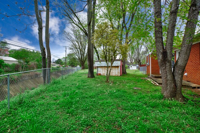 Foto del edificio - 2804 Thurman Cir SW