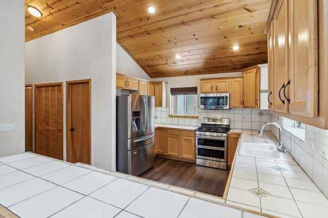 Building Photo - Spacious Prosser Lakeview Estates Rental