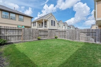 Building Photo - 5542 Sallow Bay Ln