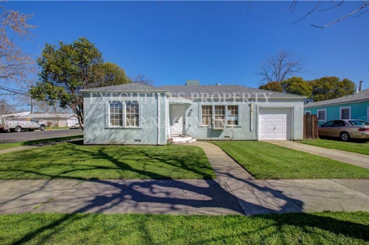 Photo - Available Now || 1/1 with office - 859 W 21st Merced