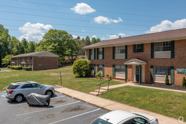 Building Photo - Pine Lake Village