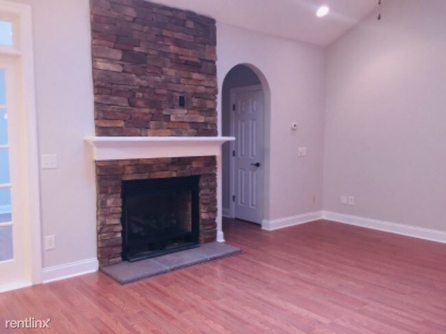 Foto del edificio - 3 br, 2 bath Townhome - 800 Sydney Shores Ct