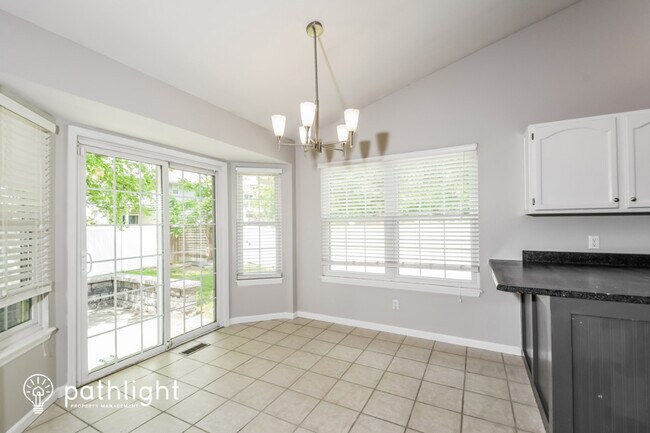 Foto del edificio - 724 Woodland Ridge Drive