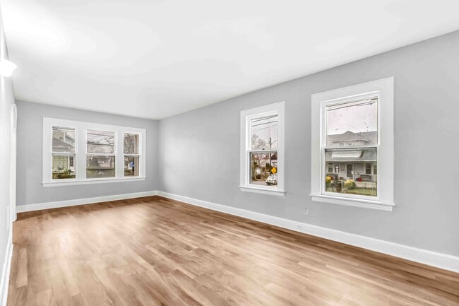 Building Photo - 208 Rocton Ave