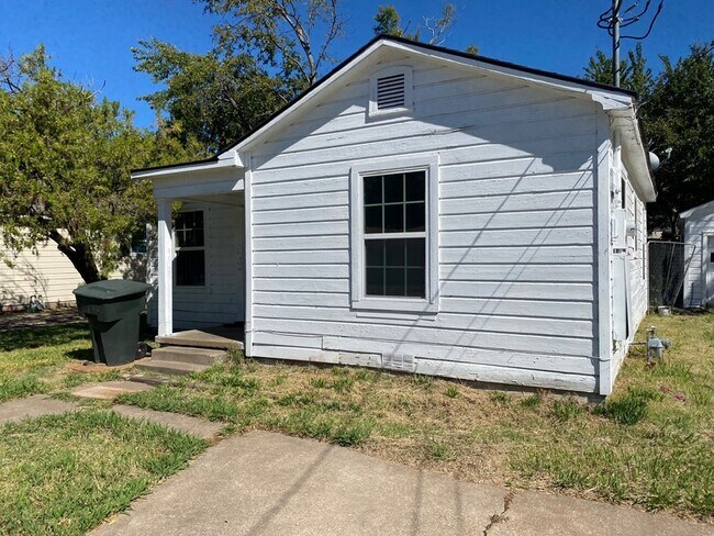 Building Photo - 1209 S Maxey St
