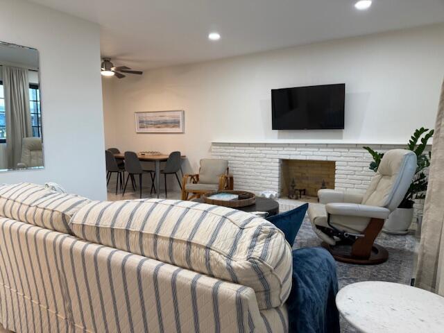 Foto del edificio - 340 Leigh Rd