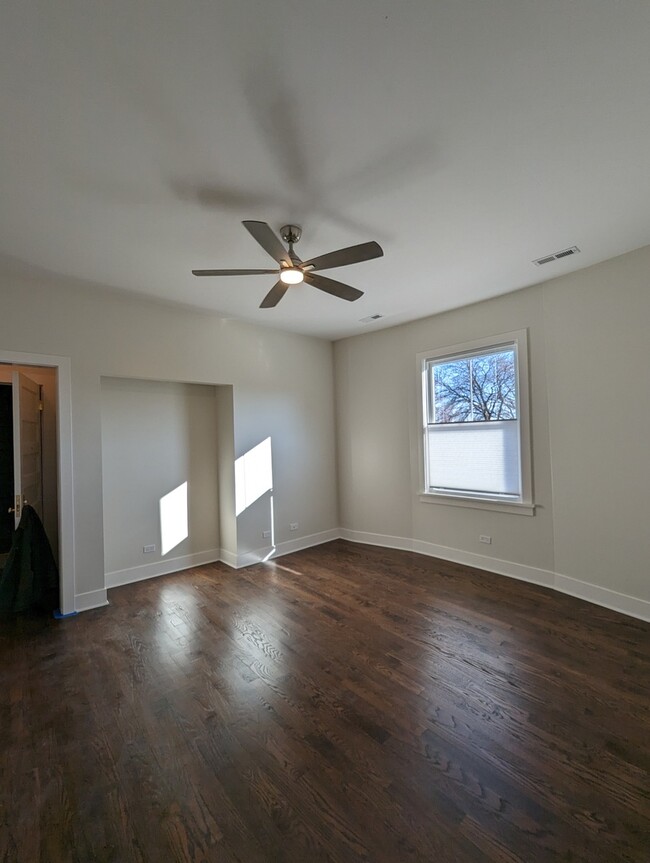 Building Photo - 4534 N Ravenswood Ave