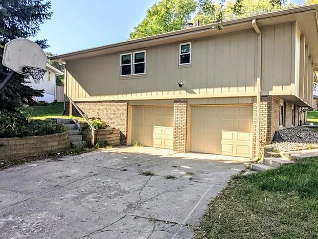 Photo - 332 N 154th St House