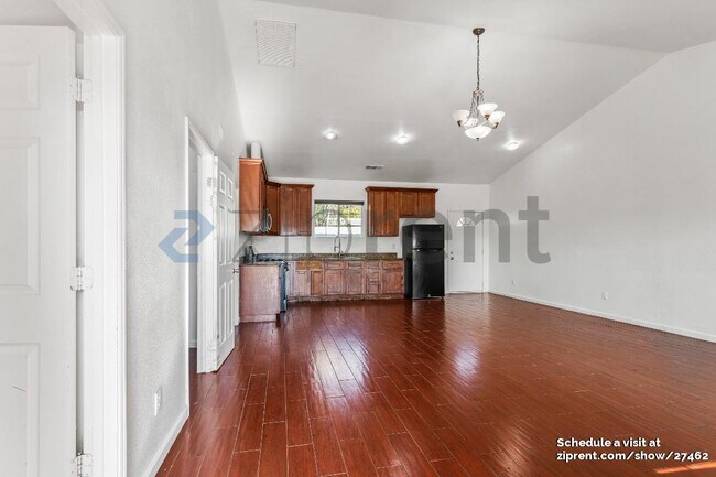 Building Photo - 1327 Monterey Ave