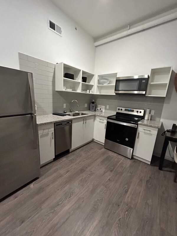 Building Photo - 600 Shawnee St