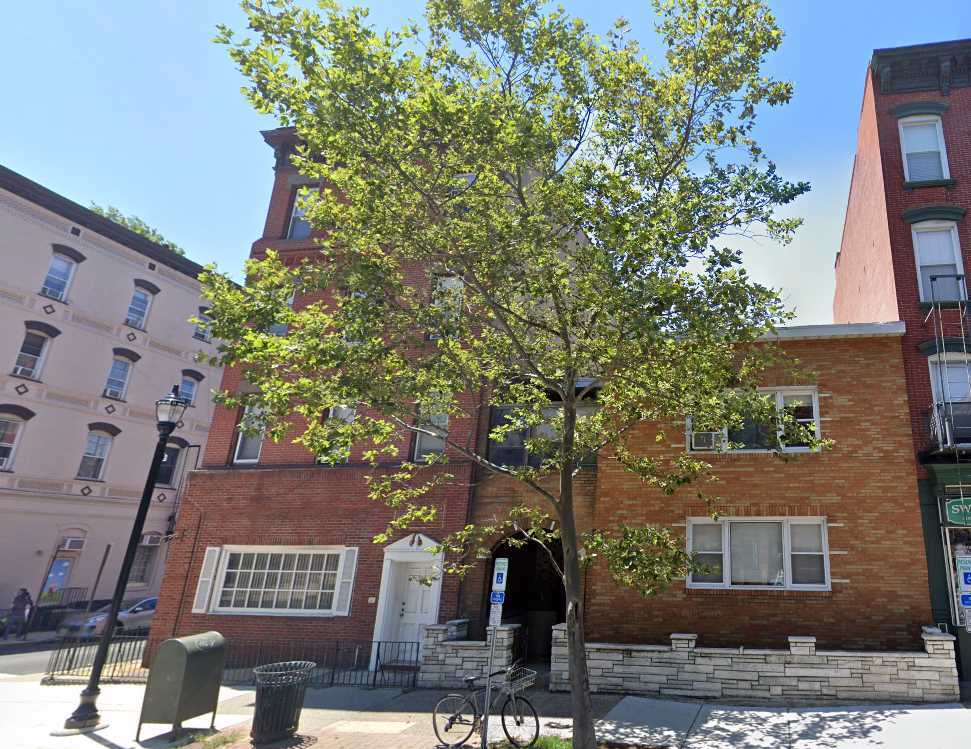 Primary Photo - 902 Washington St