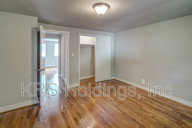 Building Photo - 5435 Remuda Dr