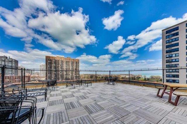 Foto del edificio - 708 W Bittersweet Pl