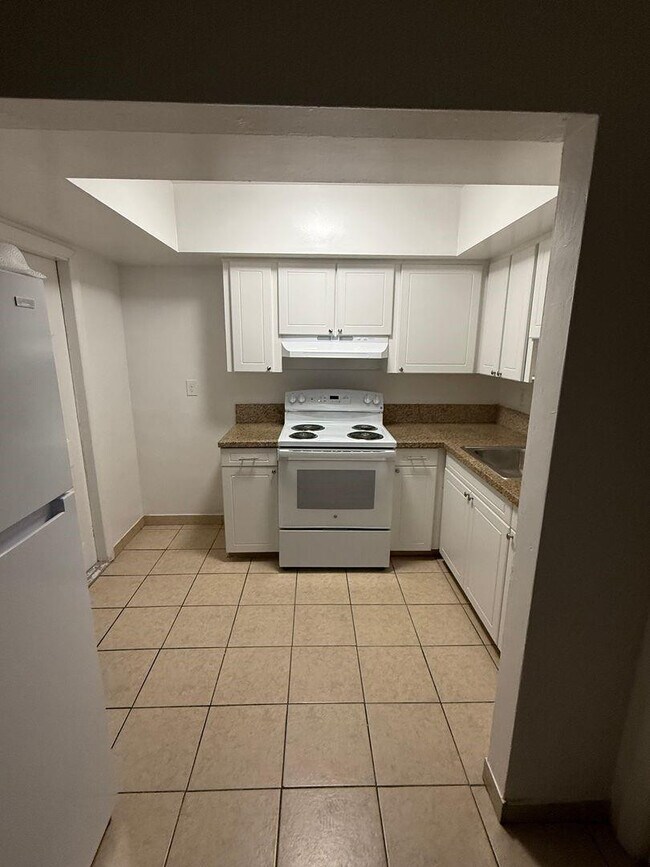 Foto del edificio - 890 NW 39th St