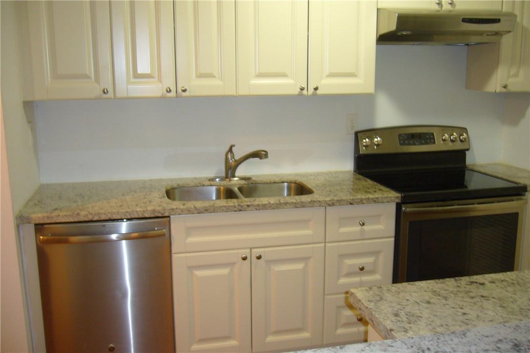 Primary Photo - 200 Lakeview Dr