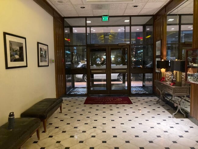 Foto del edificio - 109 N Main St