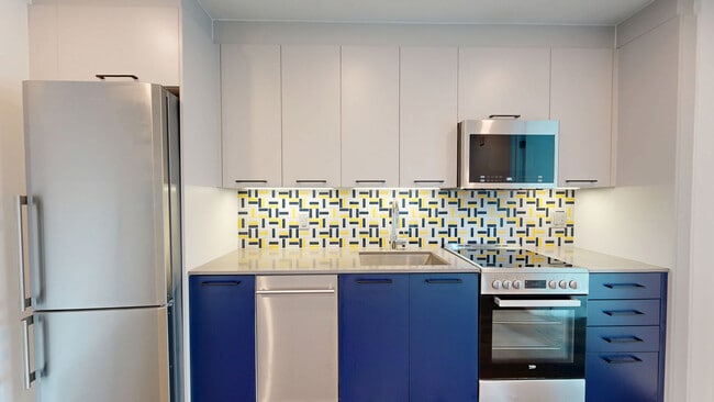 Interior Photo - Broadridge