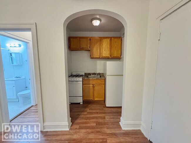 Foto del edificio - 2530 N Sawyer Ave