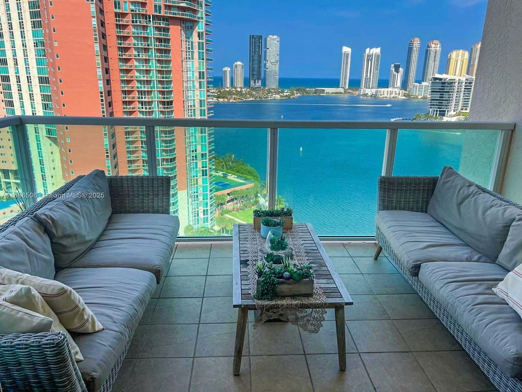 Primary Photo - 3330 NE 190th St