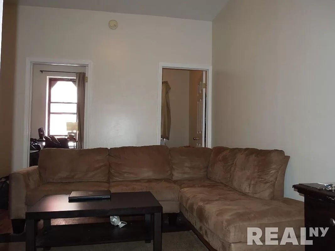 303 Broome Street Room for Rent in New York, NY