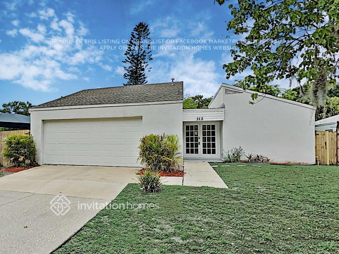 Primary Photo - 312 S Moss Rd