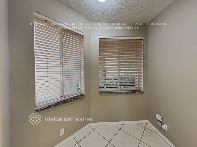 Foto del edificio - 10630 NW 1st St