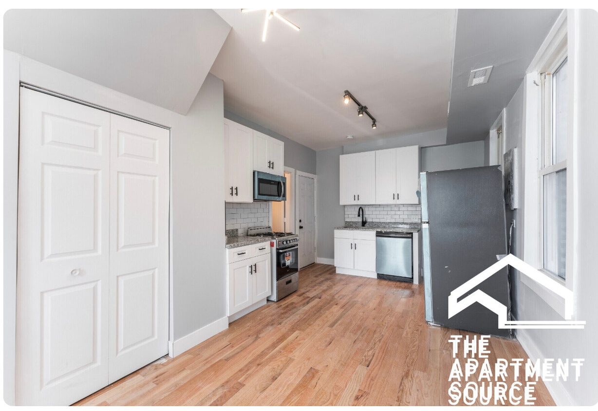 Primary Photo - 1624 W Beach Ave