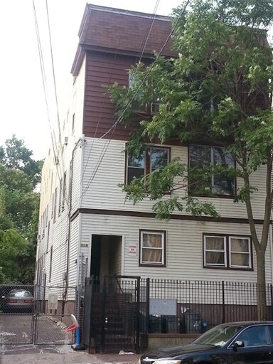 Building Photo - 406-408 10th Ave