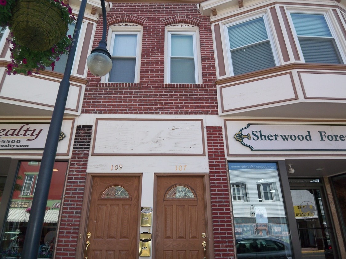Front of Building - 109 N High St