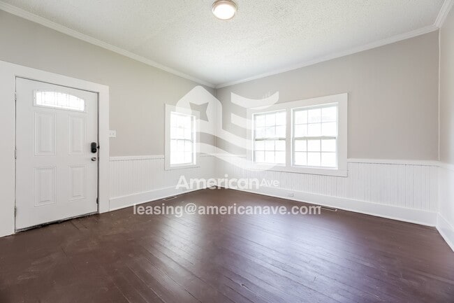 Building Photo - 128 Riley St