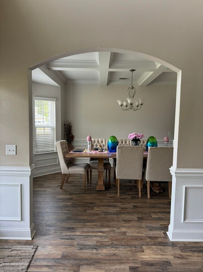 Building Photo - 459 Briarcrest Dr NE