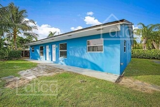 Building Photo - 13753 Oleander Ave