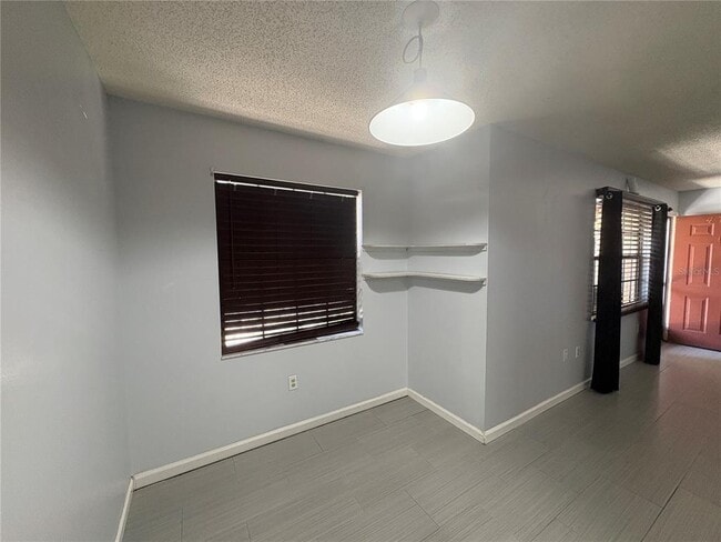 Building Photo - 411 Garden Dr