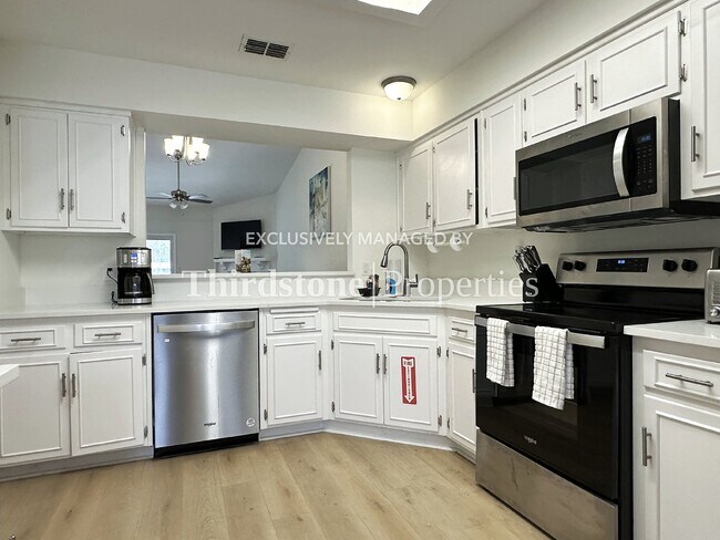 Foto del edificio - 5588 LA MOYA AVE, JACKSONVILLE, FL 32210