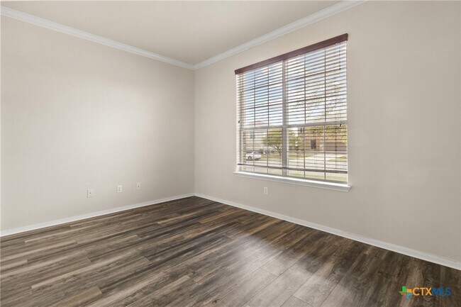 Foto del edificio - 6202 Bridgewood Dr