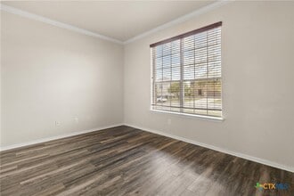 Building Photo - 6202 Bridgewood Dr