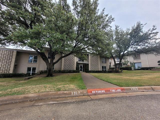 Foto del edificio - 2303 Ridgmar Plaza