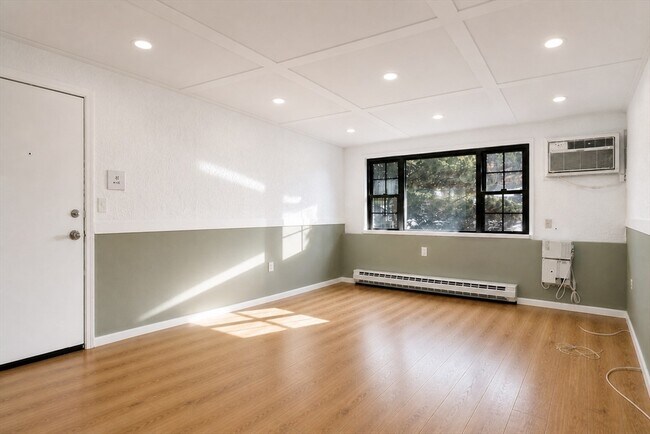 Foto del edificio - 52 Swanson Ct