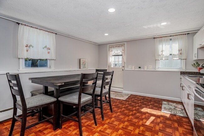 Foto del edificio - 46 Viscoloid Ave