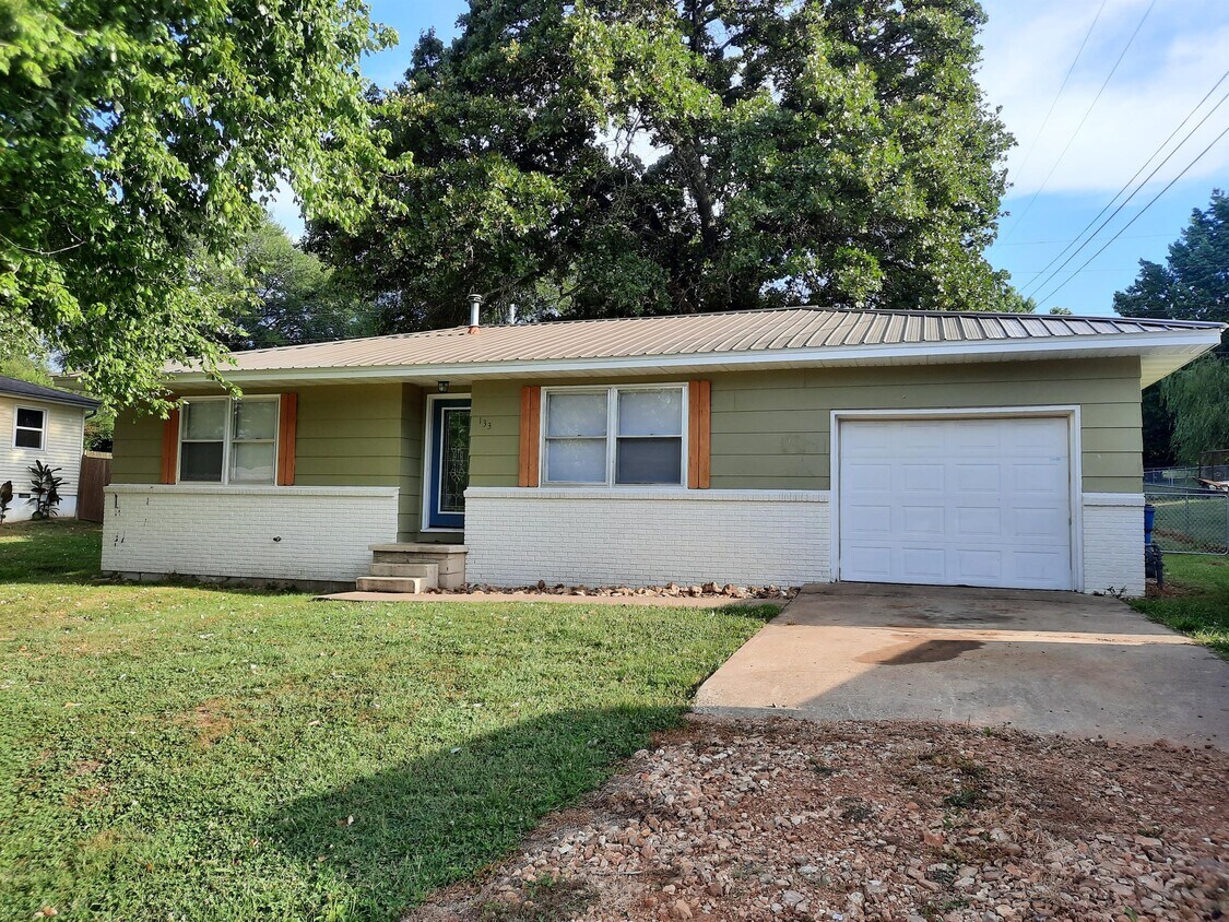 Primary Photo - 133 Sunset Heights