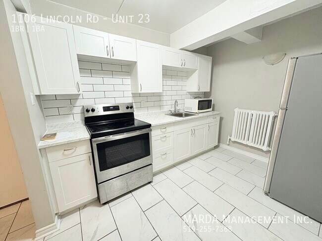 Photo du bâtiment - CHARMING WALKERVILLE 1BED 1BATH - PLUS HYR...