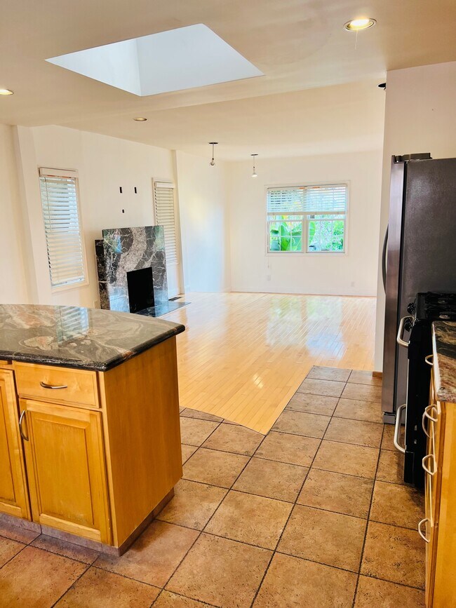 Living area - 8815 Betty Way