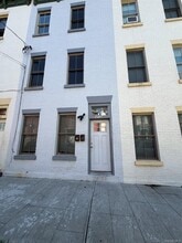 Building Photo - 45 Lander St