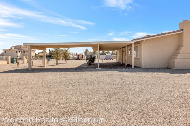 Foto del edificio - 3 br, 2 bath House - 5081 Pioneer Way Unit A