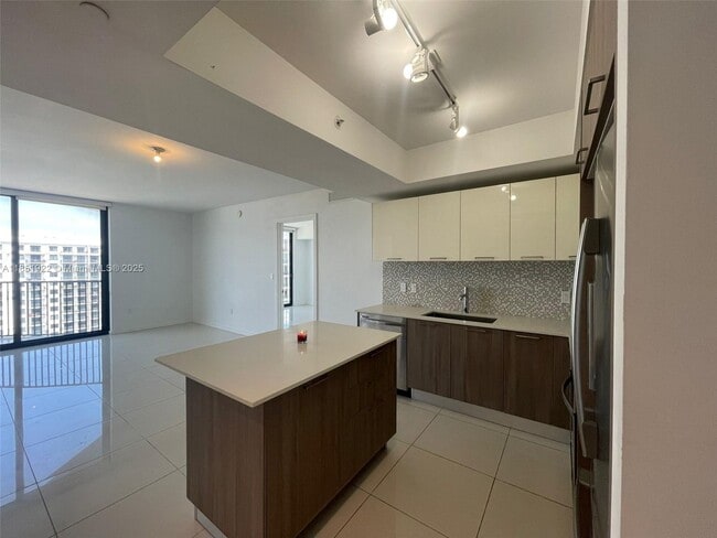 Foto del edificio - 5252 NW 85th Ave
