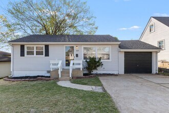 Building Photo - 429 Chamberlin Dr