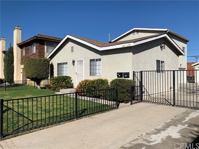 Building Photo - 1217 W 164th St