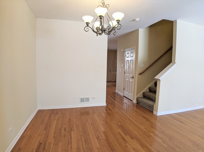 Building Photo - 385 Bradbury Ln